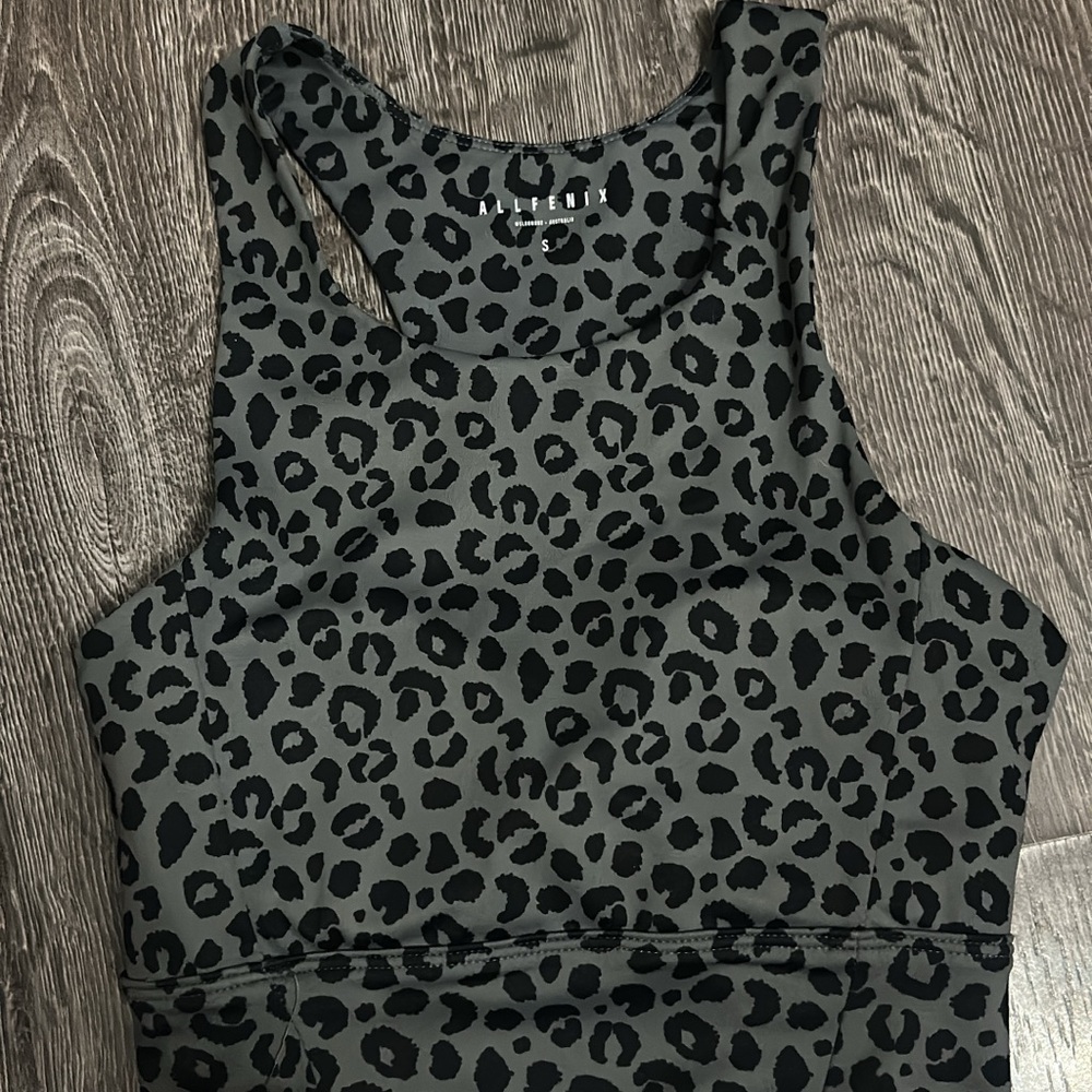 Allfenix Leopard Print Sports Bra